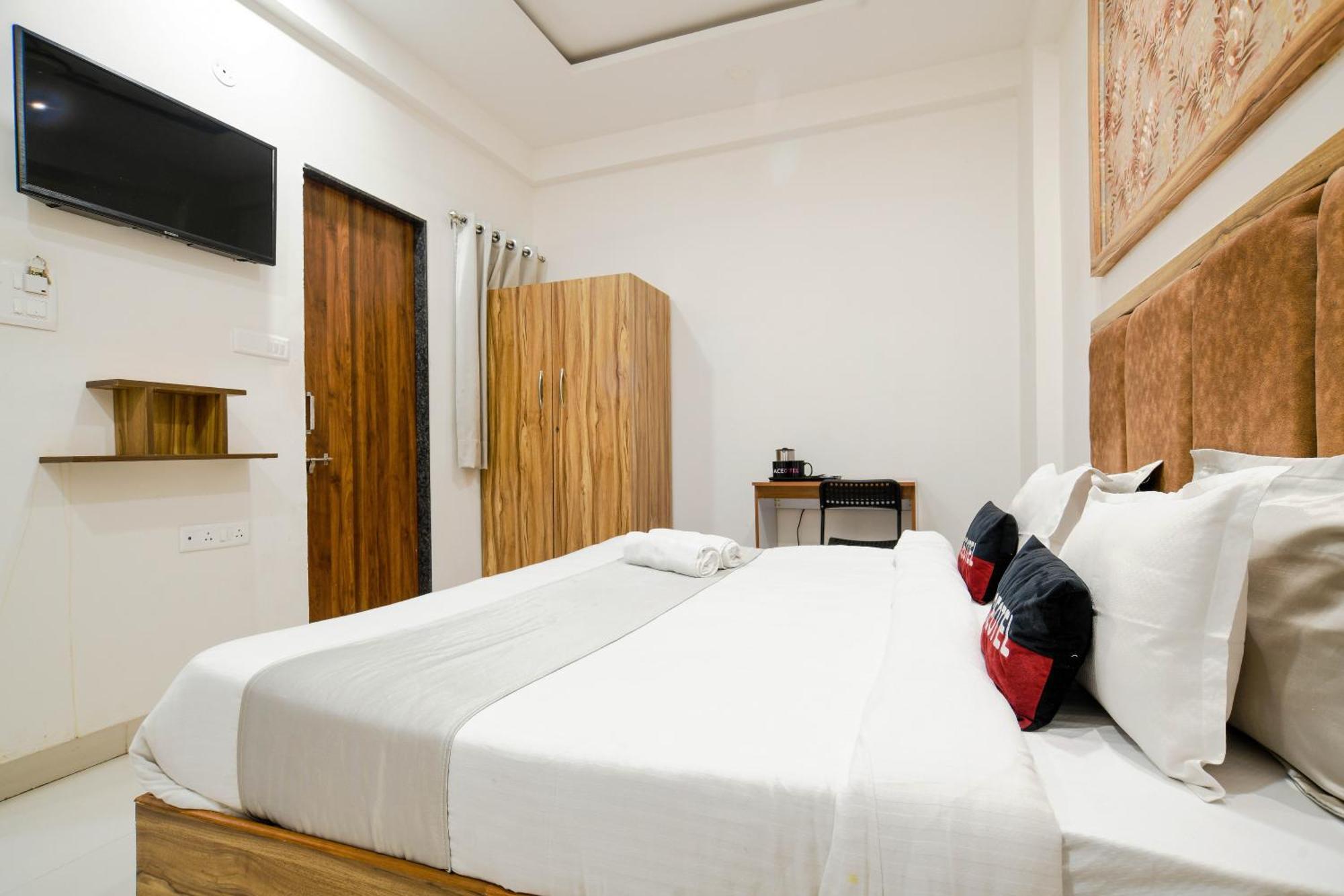 Aceotel Inn Flamingo Indore Buitenkant foto
