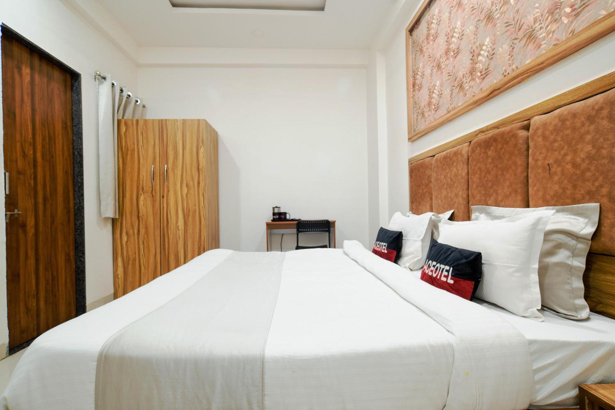 Aceotel Inn Flamingo Indore Buitenkant foto