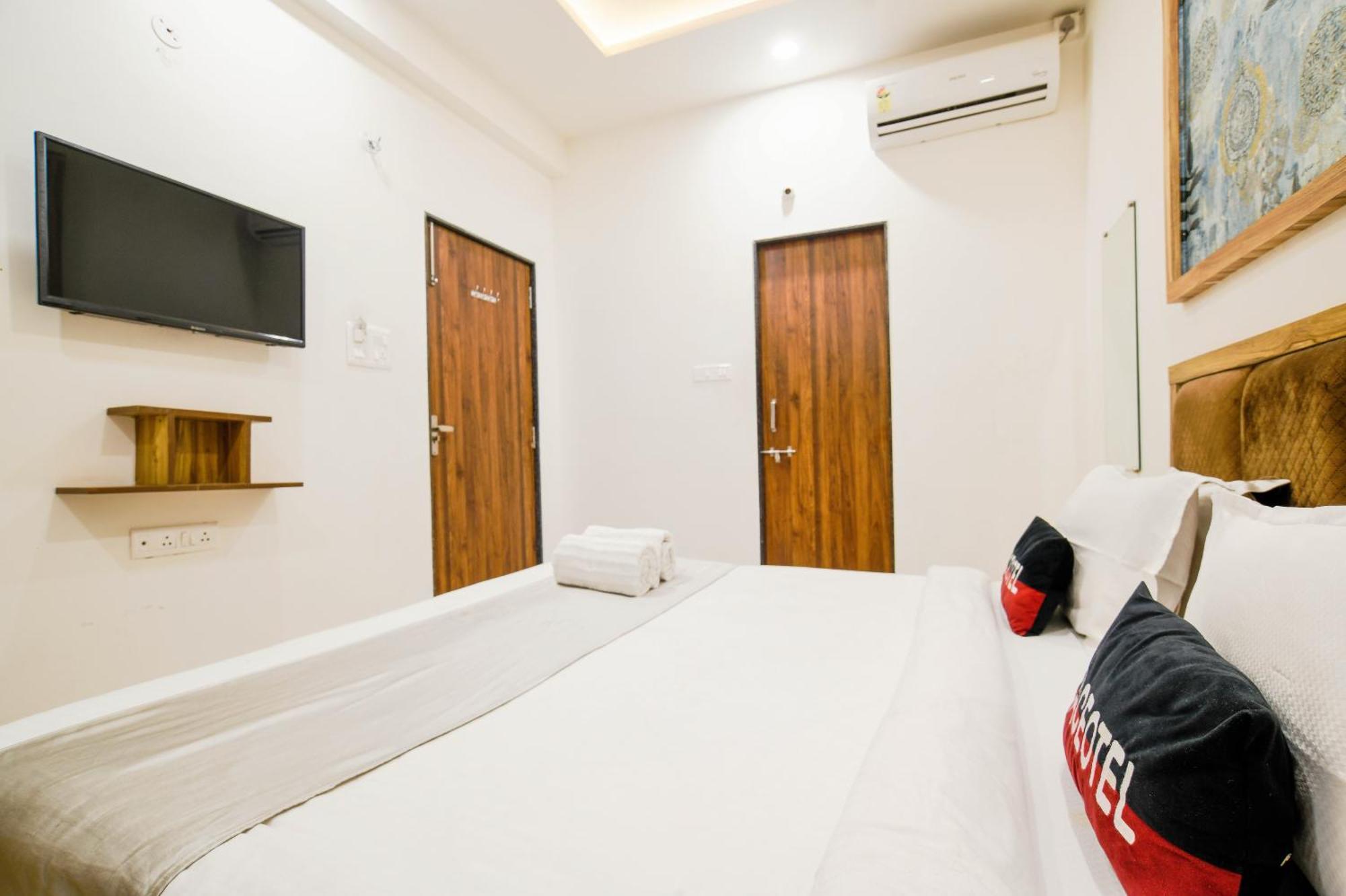 Aceotel Inn Flamingo Indore Buitenkant foto