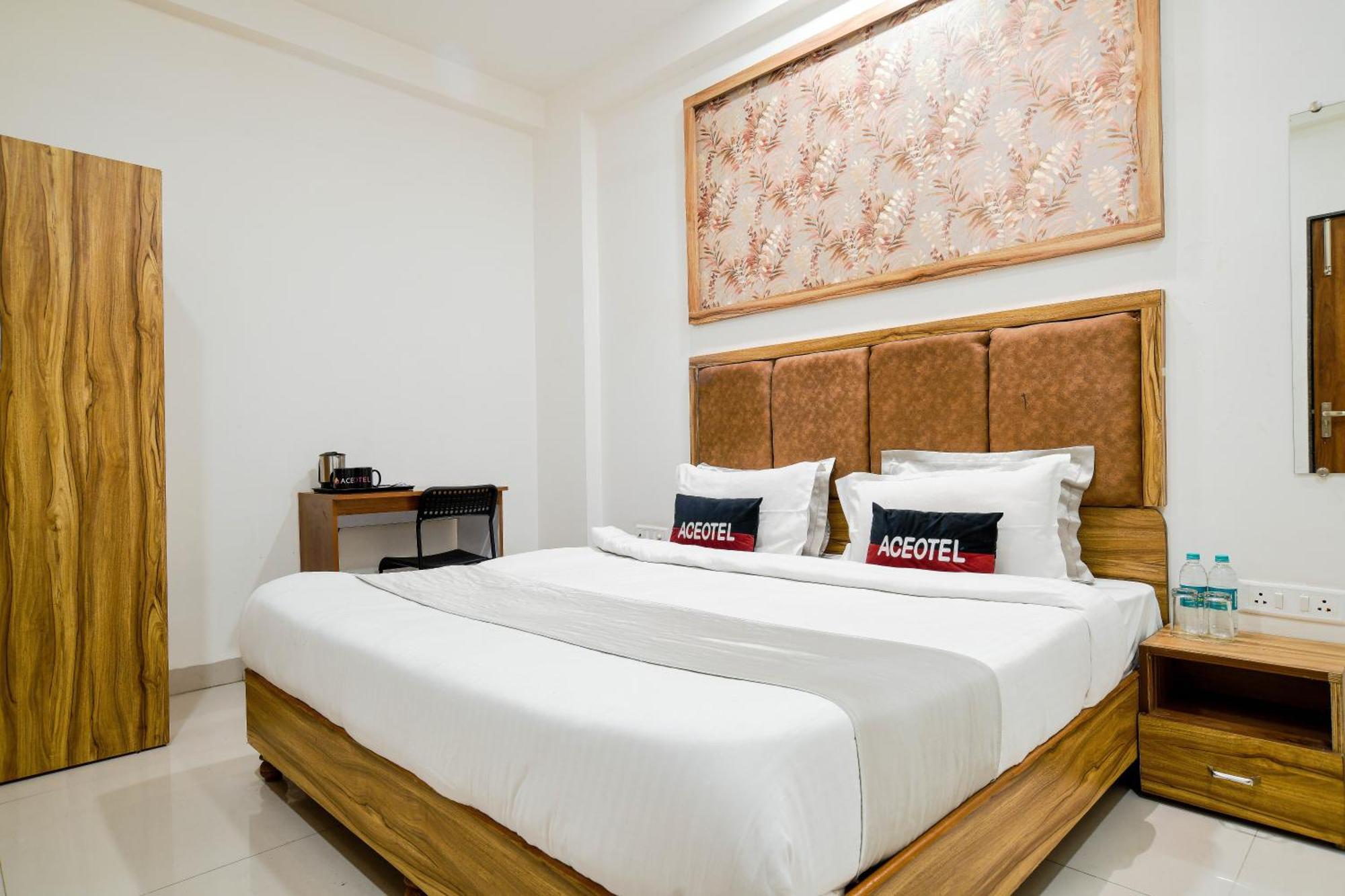 Aceotel Inn Flamingo Indore Buitenkant foto
