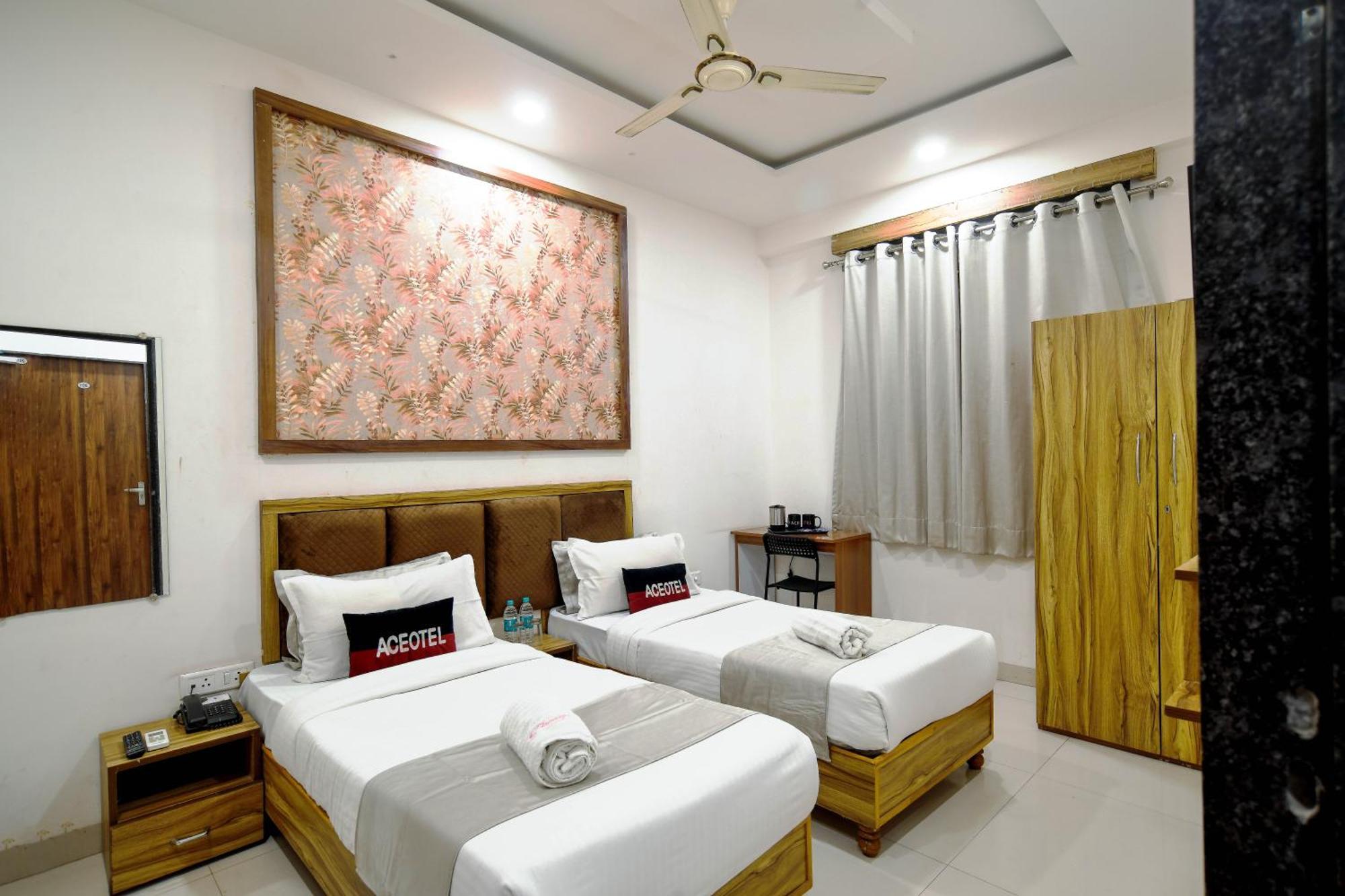 Aceotel Inn Flamingo Indore Buitenkant foto